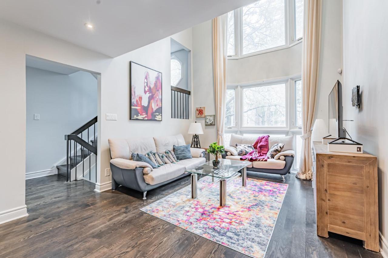Beautiful Property In Downtown Core Close To Subway Station! Торонто Экстерьер фото