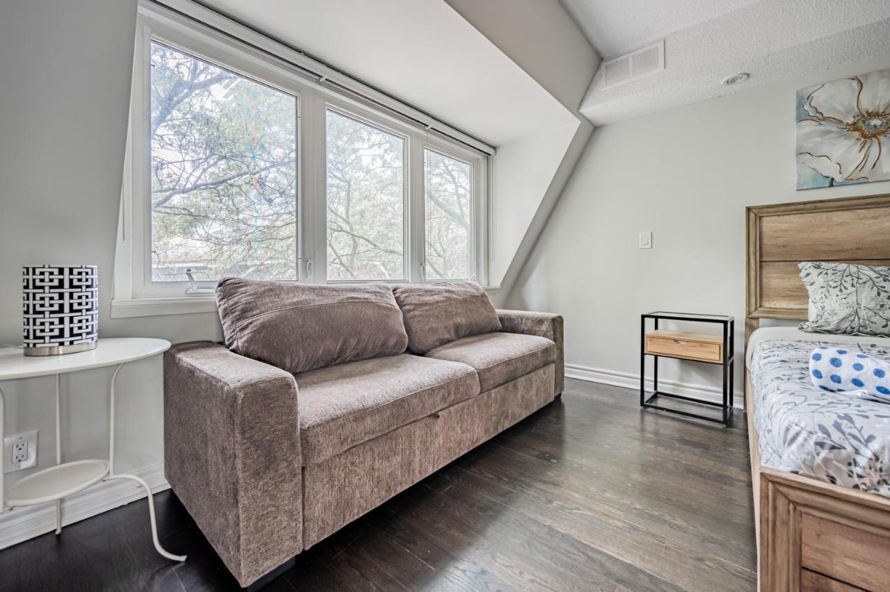 Beautiful Property In Downtown Core Close To Subway Station! Торонто Экстерьер фото