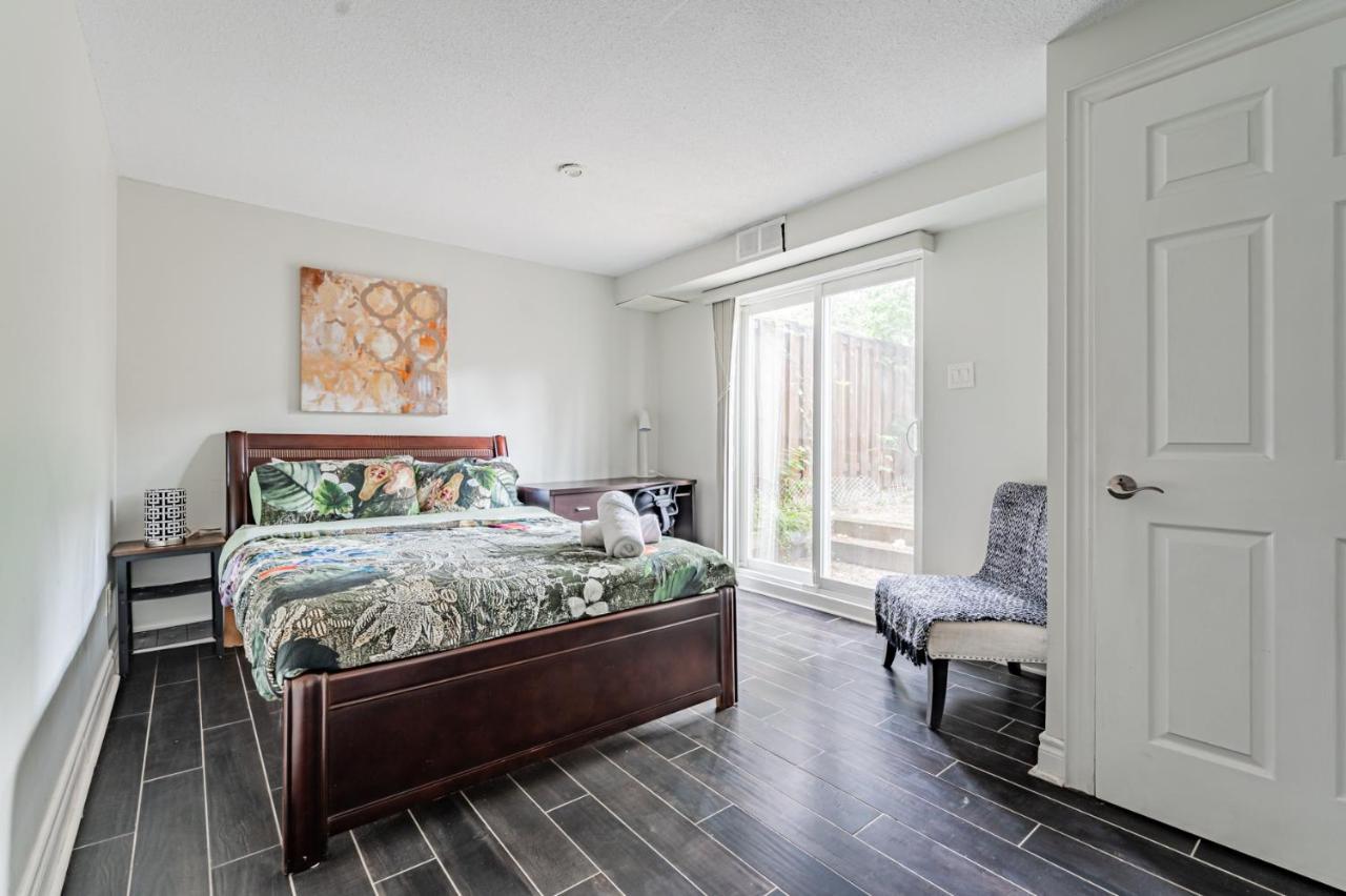 Beautiful Property In Downtown Core Close To Subway Station! Торонто Экстерьер фото